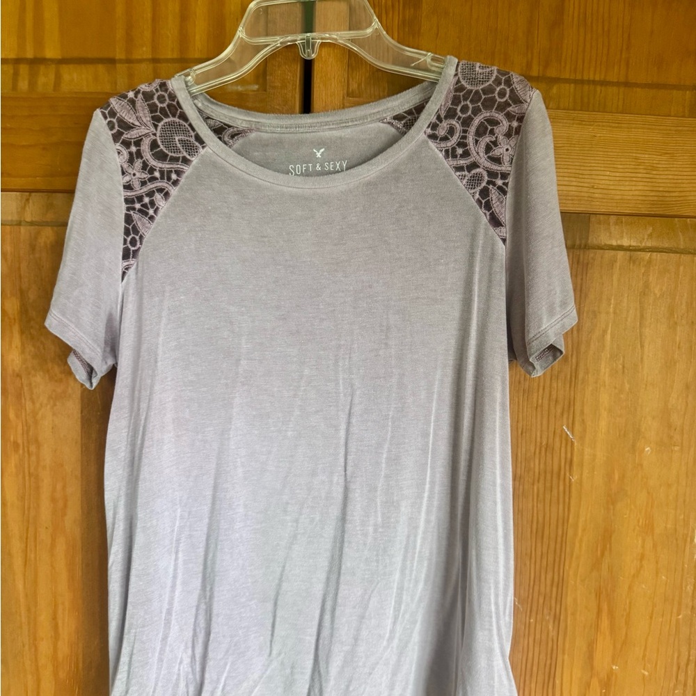 Anerican Eagle Light Purple Lace Accent Top